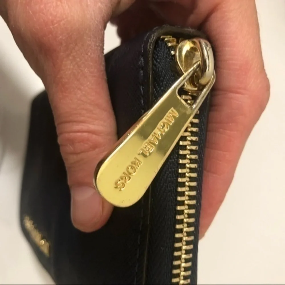 Michael kors blue saffiano leather clutch wallet